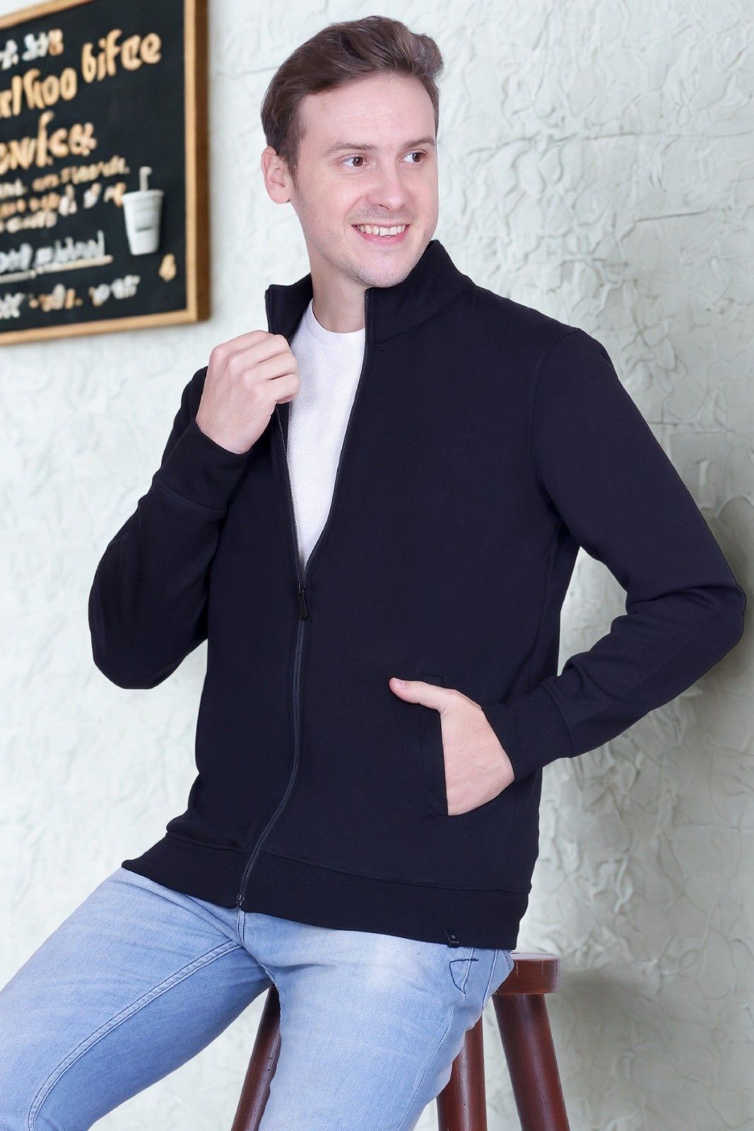 Winbarg Black Solid Stretch Full-Sleeve Jacket